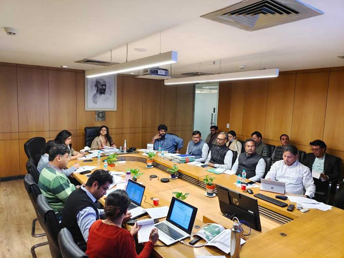 ग्रेनो की सड़कों को गड्ढा मुक्त करने में देरी पर सीईओ ने लगाई फटकार