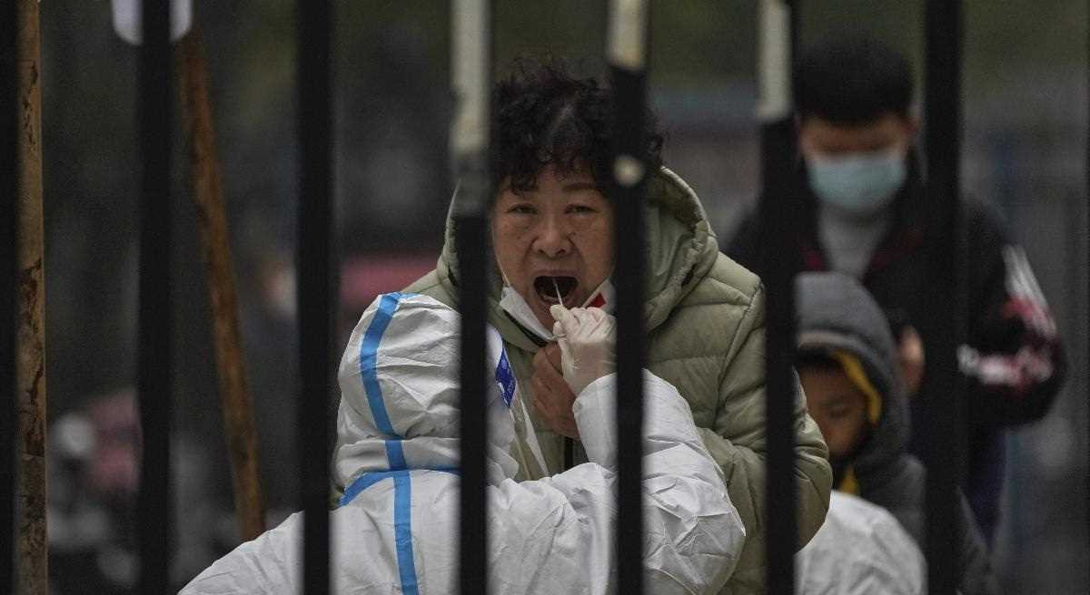 कुआलालंपुर से आ रही ब्रिटिश महिला कोलकाता हवाईअड्डे पर मिली कोविड से संक्रमित