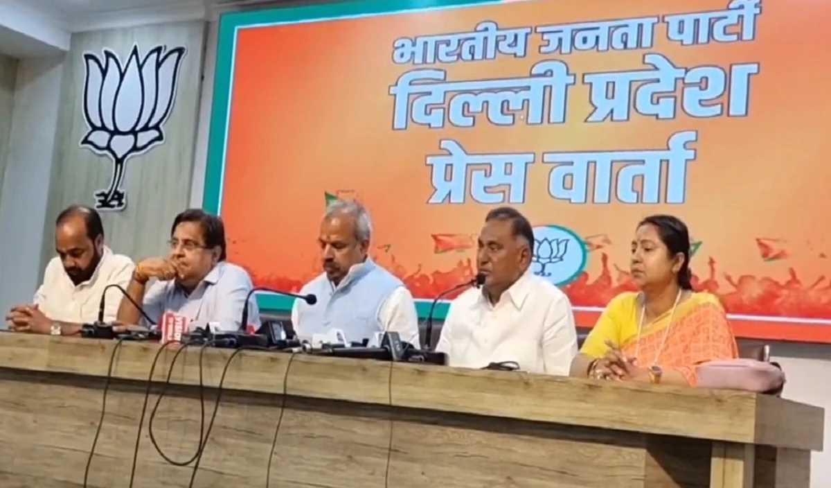 पैदल मार्च कर राष्ट्रपति भवन जाएंगे भाजपा विधायक, महामहिम से केजरीवाल सरकार को बर्खास्त करने की करेंगे मांग पैदल मार्च कर राष्ट्रपति भवन जाएंगे भाजपा विधायक, महामहिम से केजरीवाल सरकार को बर्खास्त करने की करेंगे मांग
