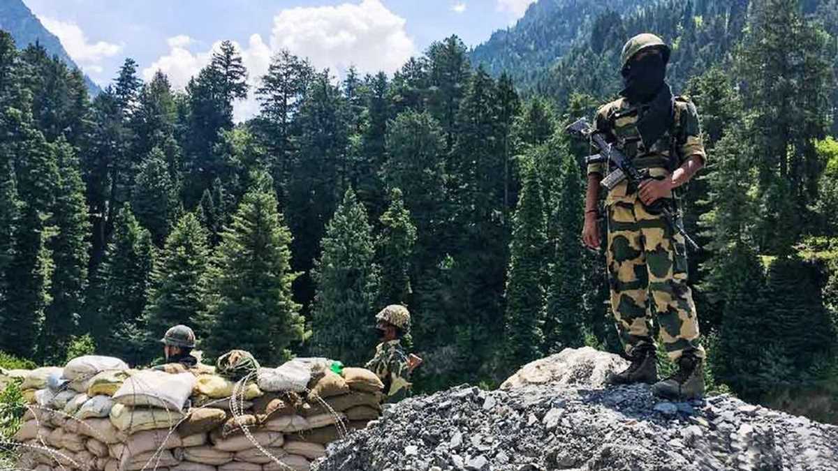 भारत और चीन के सैनिकों की अरुणाचल में झड़प भारत और चीन के सैनिकों की अरुणाचल में झड़प