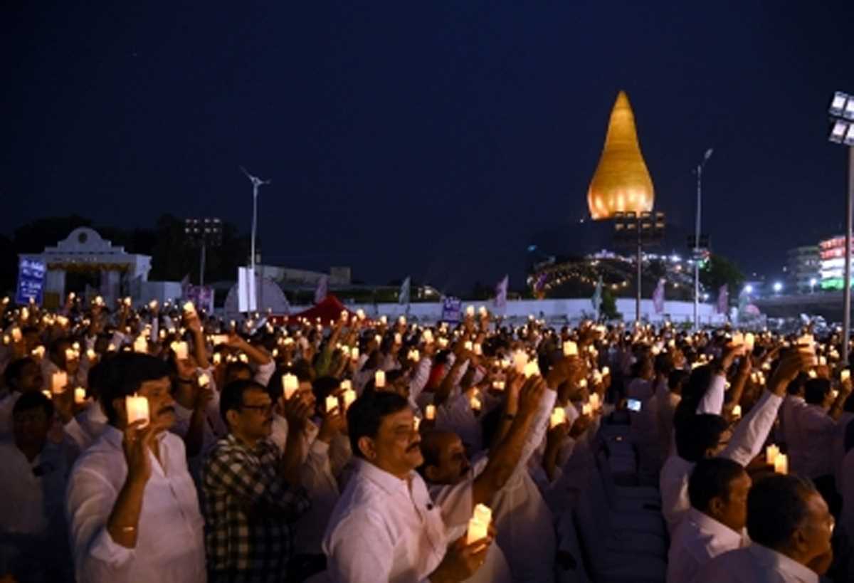 केसीआर ने भव्य समारोह में तेलंगाना शहीद स्मारक का अनावरण किया