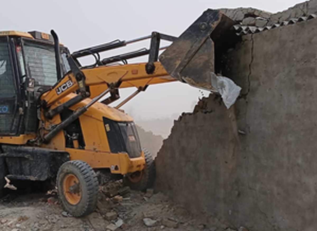 ग्रेनो प्राधिकरण ने बिसरख के पास डूब क्षेत्र में चलाया बुलडोजर, 40,000 वर्ग मीटर से अधिक जमीन खाली कराई