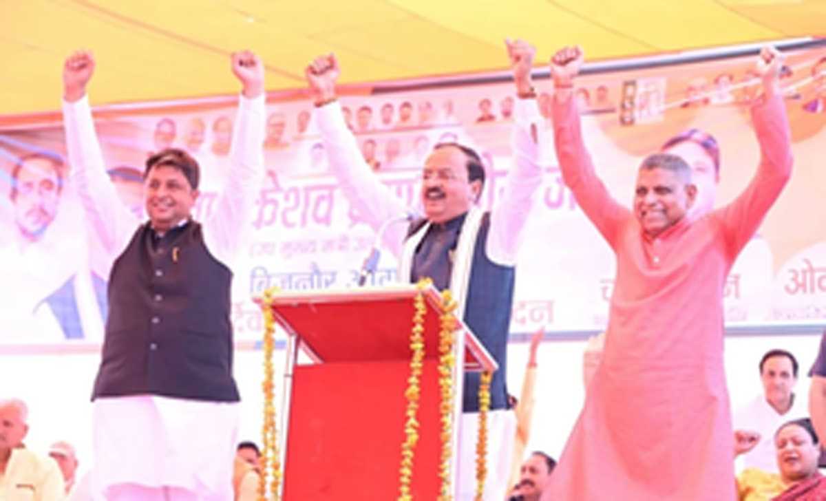 केशव ने साधा अखिलेश पर निशाना, बोले पीडीए का मतलब परिवार डेवलपमेंट अथॉरिटी