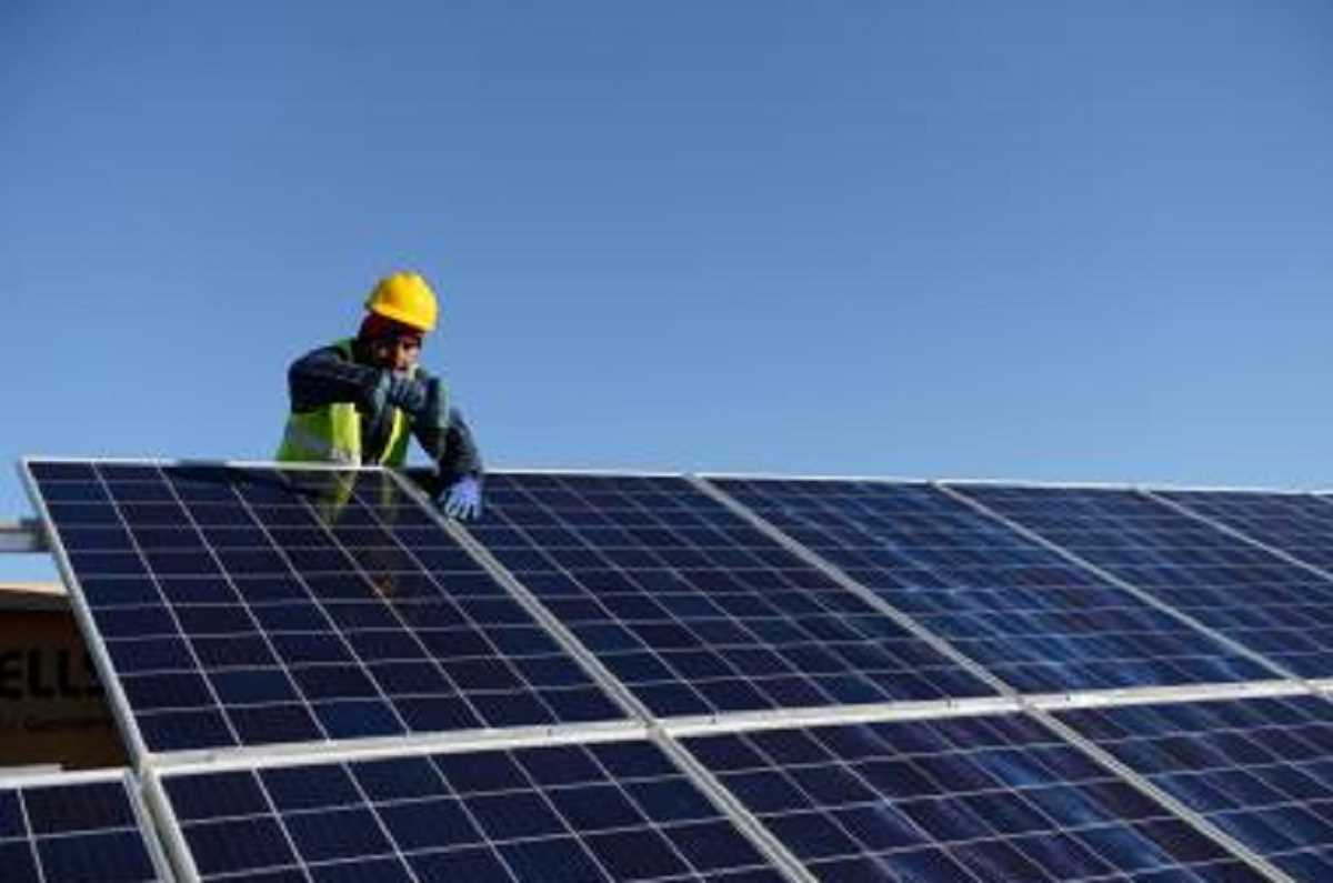 UP Cabinet Decision: यूपी सौर ऊर्जा नीति मंजूर, 5 वर्ष में उत्पादन क्षमता 22 हजार मेगावाट करने का लक्ष्य