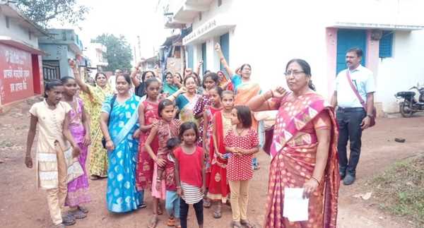 अवैध शराब बिक्री से परेशान होकर मुनगी की महिलाओं ने खोला मोर्चा