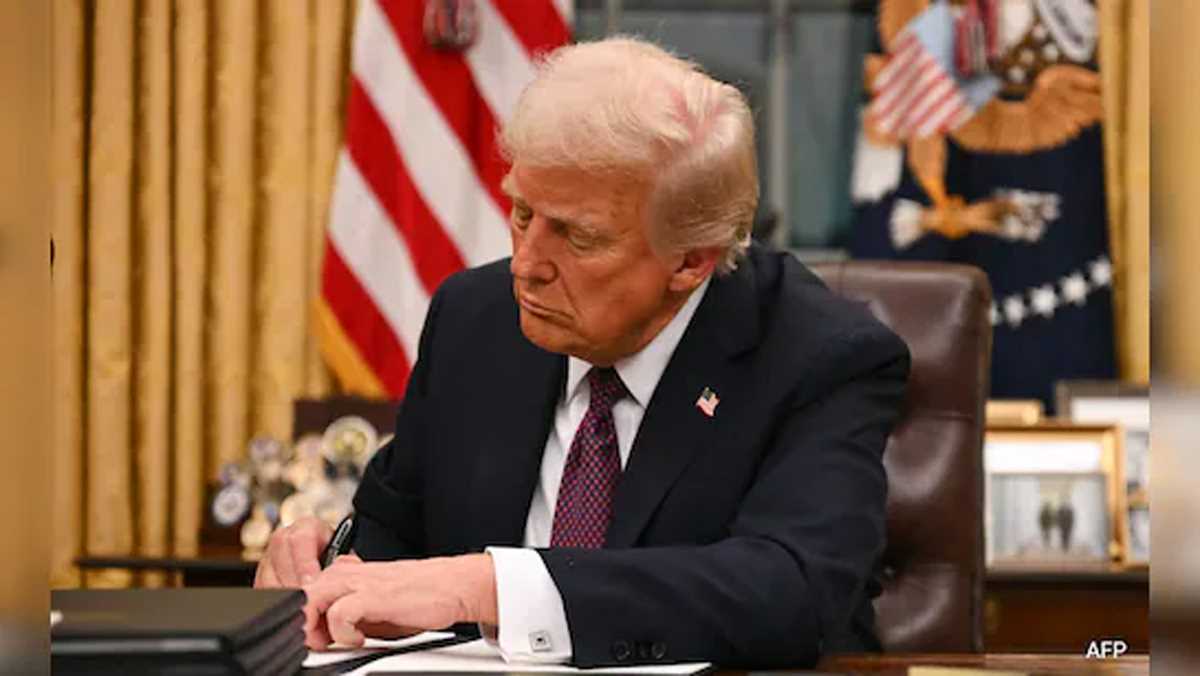 ट्रम्प के टैरिफ पर केनेडा, मैक्सिको और चीन से भारत सबक ले ट्रम्प के टैरिफ पर केनेडा, मैक्सिको और चीन से भारत सबक ले