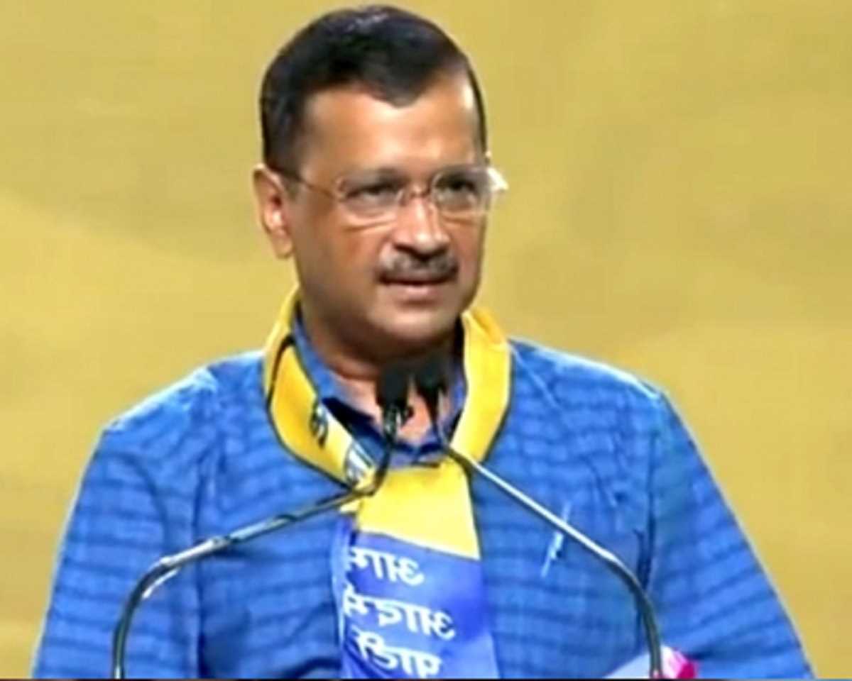 पीएम के मीडिया सलाहकार से बोले केजरीवाल, मीडिया को धमकाना बंद करें