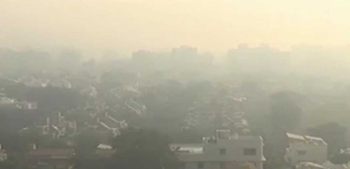 दिल्ली की वायु गुणवत्ता अभी भी बहुत खराब श्रेणी में, डॉक्टरों ने बीमारी को लेकर चेताया