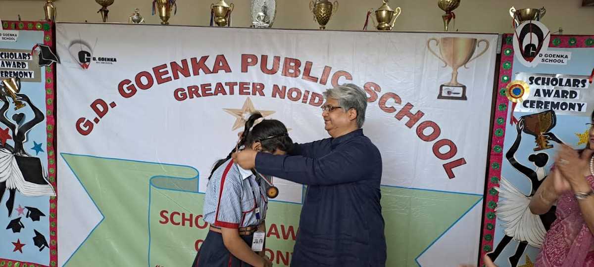 वार्षिक स्कॉलर्स अवार्ड समारोह में बच्चों को किया गया सम्मानित वार्षिक स्कॉलर्स अवार्ड समारोह में बच्चों को किया गया सम्मानित