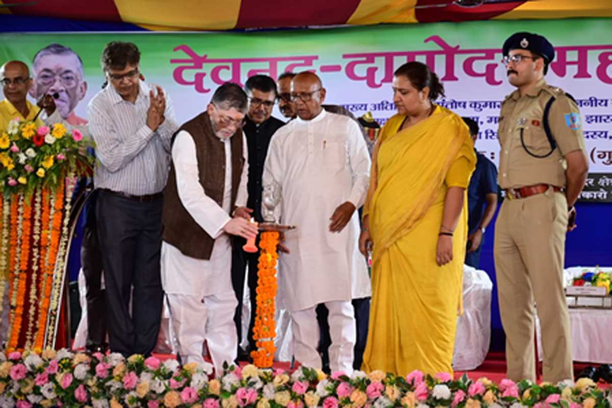 झारखंड में 45 स्थानों पर एक साथ आयोजित हुआ देवनद-दामोदर महोत्सव, राज्यपाल ने नदियों को बचाने का किया आह्वान झारखंड में 45 स्थानों पर एक साथ आयोजित हुआ देवनद-दामोदर महोत्सव, राज्यपाल ने नदियों को बचाने का किया आह्वान