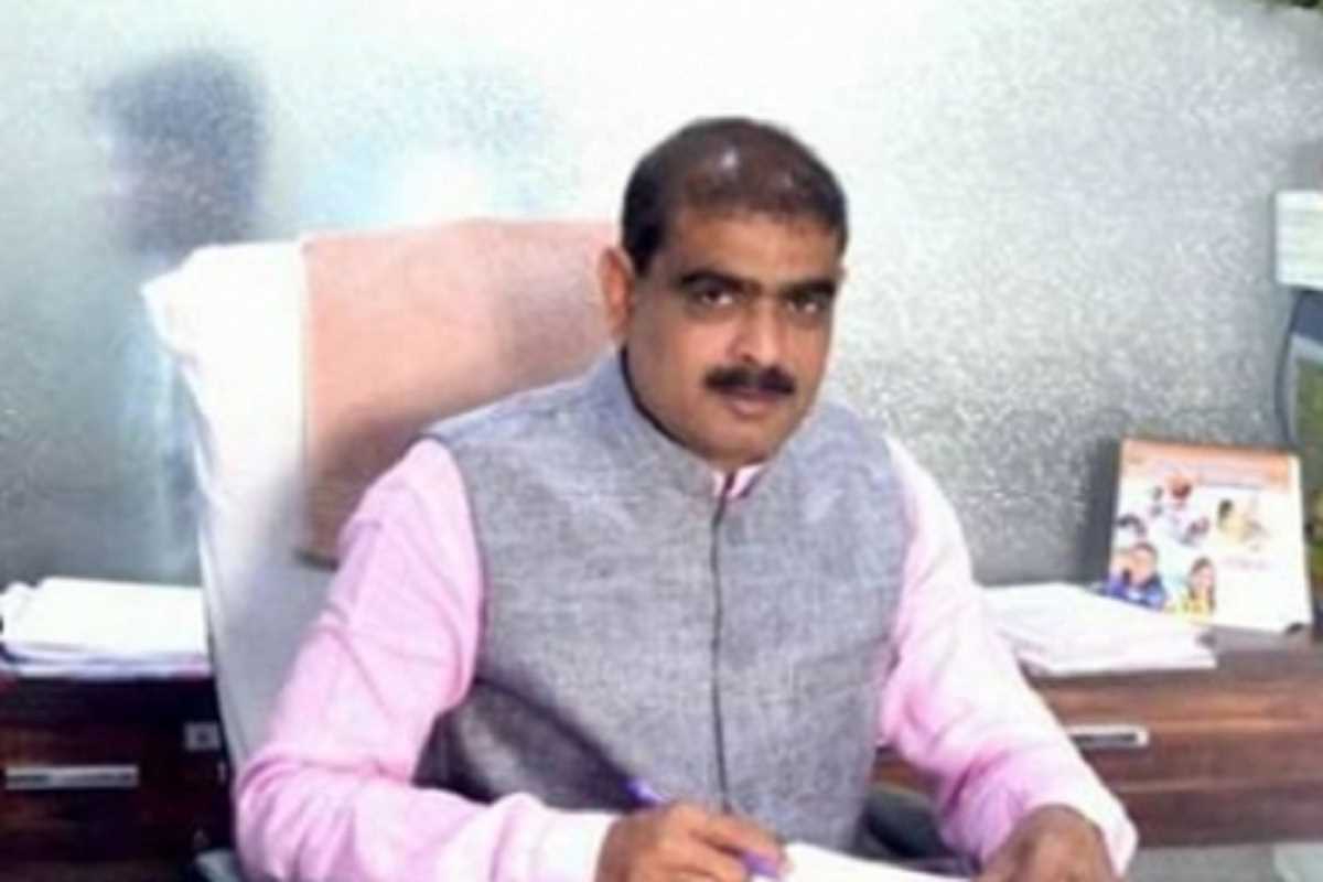 गुजरात चुनाव : पहले चरण के लिए प्रचार के आखिरी दिन भाजपा, कांग्रेस नेताओं पर केस दर्ज गुजरात चुनाव : पहले चरण के लिए प्रचार के आखिरी दिन भाजपा, कांग्रेस नेताओं पर केस दर्ज