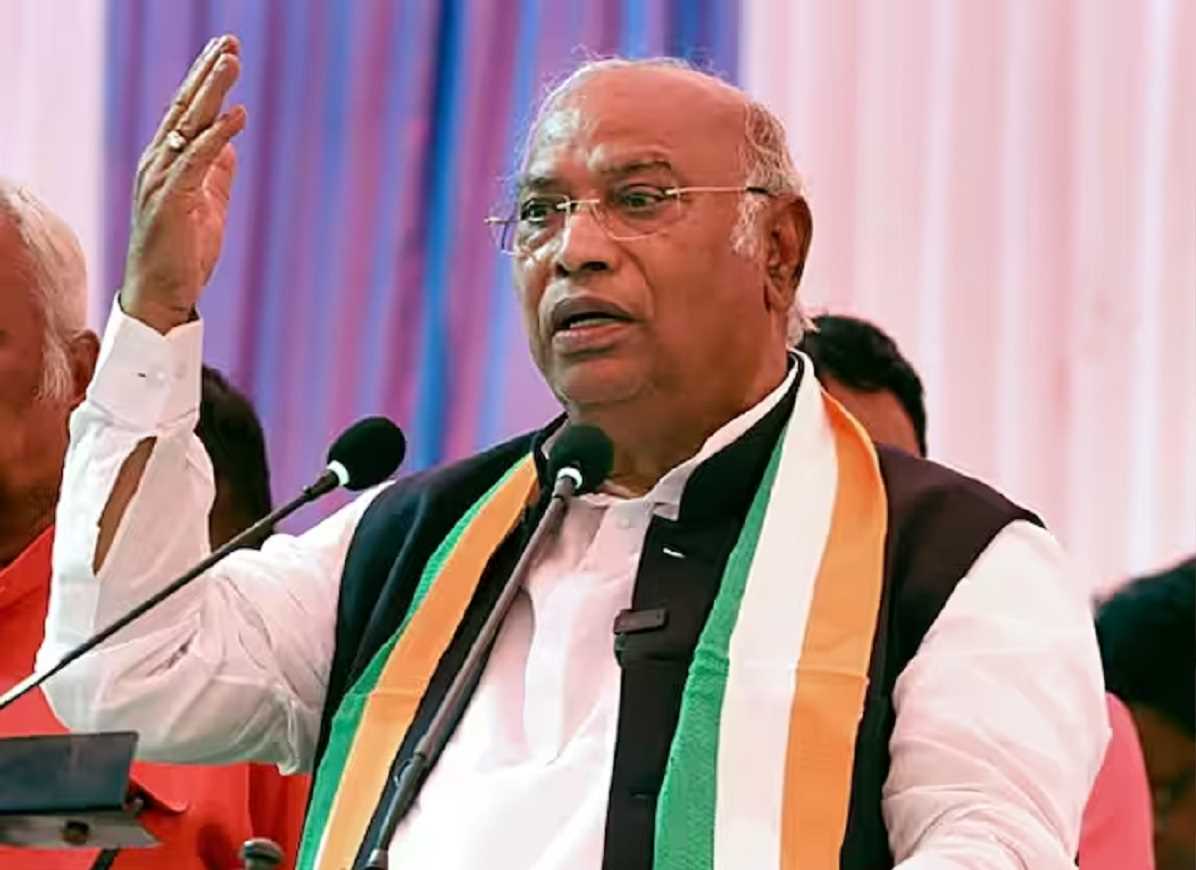 कांग्रेस प्रगति के लिए प्रतिबद्ध, कर्नाटक में 5 गारंटी लागू करेंगे: खड़गे