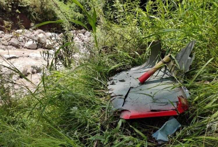 अफगानिस्तान : वायुसेना के 2 हेलीकॉप्टर टकराए, 15 के मरने की आशंका अफगानिस्तान : वायुसेना के 2 हेलीकॉप्टर टकराए, 15 के मरने की आशंका