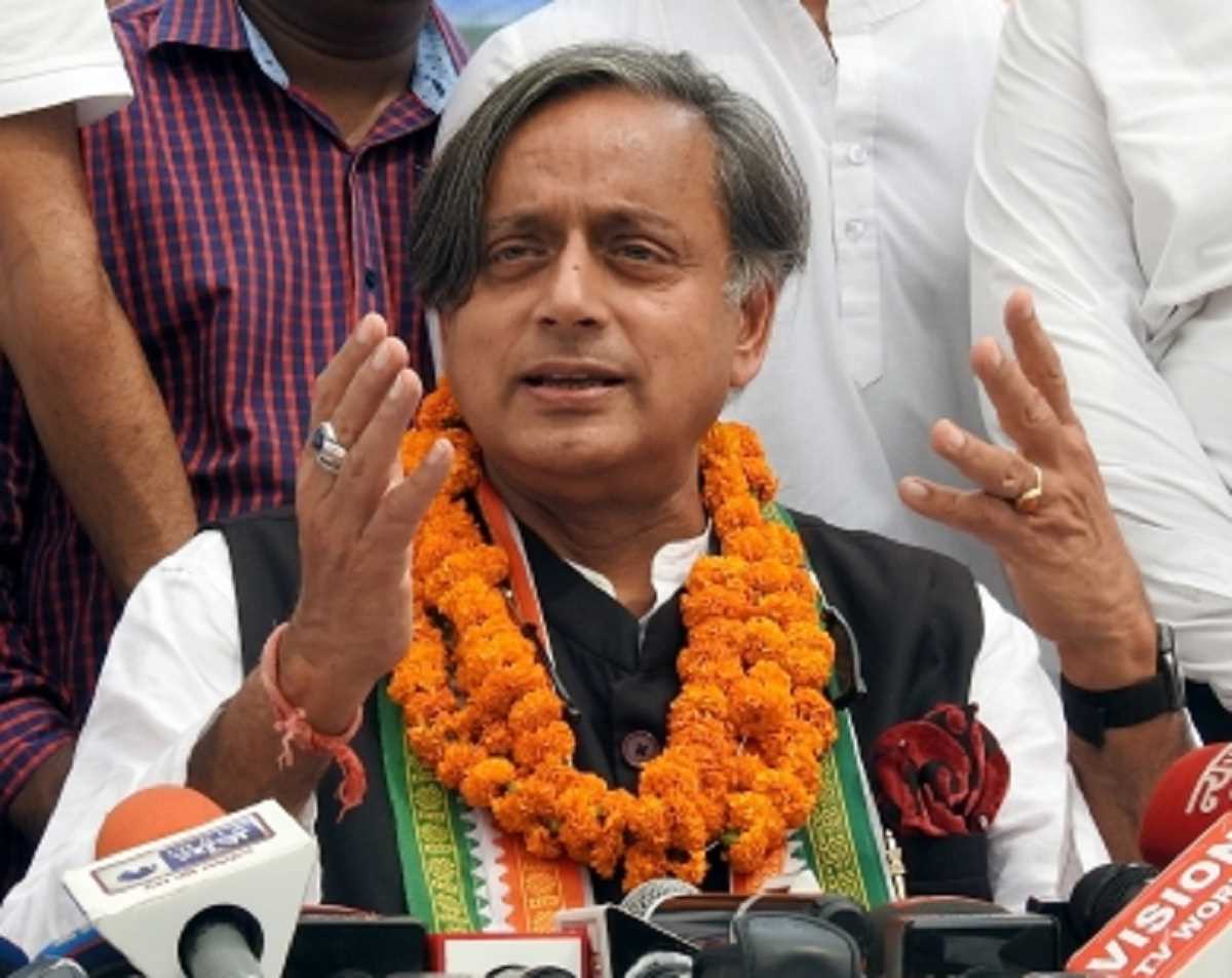 खड़गे की बात से सहमत हूं... कांग्रेस अध्यक्ष पद चुनाव से पहले क्या बोले शशि थरूर