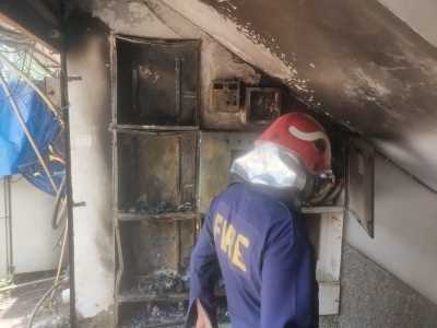 जनकपुरी इलाके में आग, 2 महिलाओं को बेहोशी की हालत में सकुशल बचाया गया