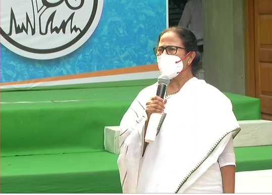 5 मई को सीएम पद की शपथ लेंगी ममता बनर्जी, तीसरी बार बनेंगी मुख्यमंत्री