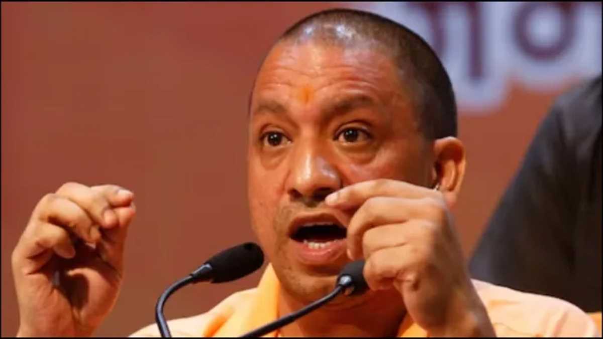 उत्तर प्रदेश में योगी सरकार ने छह महीने के लिए हड़ताल पर लगाई पाबंदी