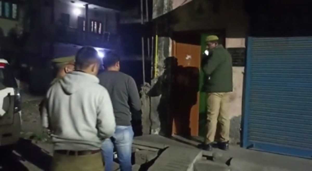 अवैध संबंध के शक में ससुराल में की पत्नी की हत्या, गिरफ्तार अवैध संबंध के शक में ससुराल में की पत्नी की हत्या, गिरफ्तार