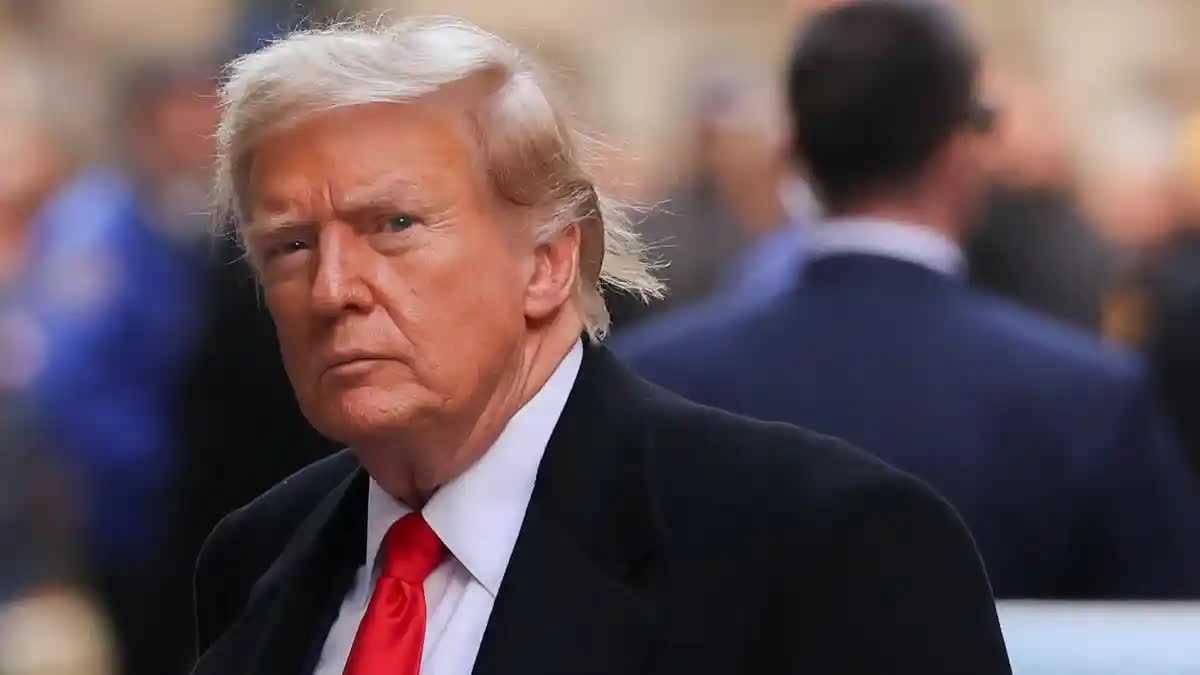 आपराधिक आरोपों का सामना करने वाले ट्रंप पर चुनाव से पहले मंडरा रहे संकट के बादल