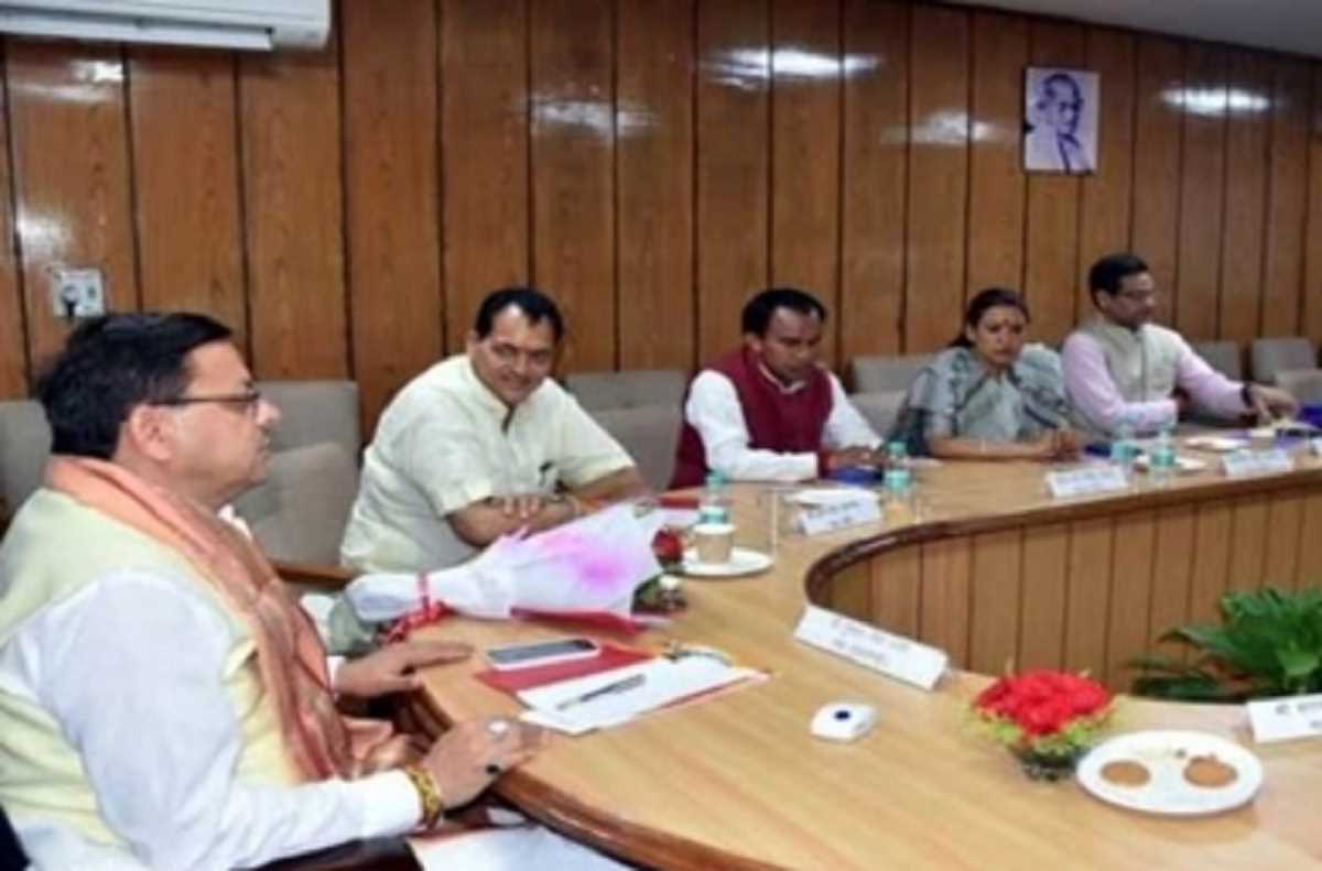 जोशीमठ को लेकर सीएम धामी की आपात बैठक, बड़े फैसले की उम्मीद