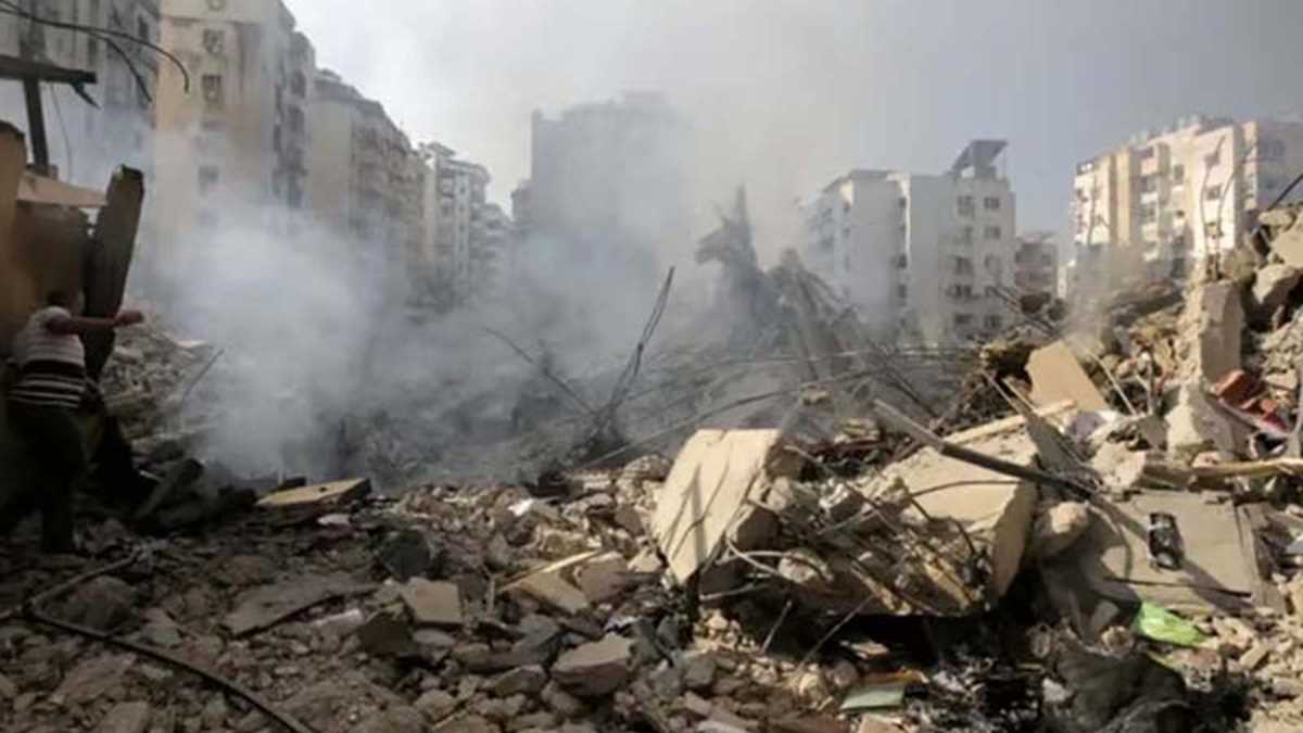 लेबनान के गांव पर इजरायली हवाई हमले में 12 पैरामेडिक्स की मौत