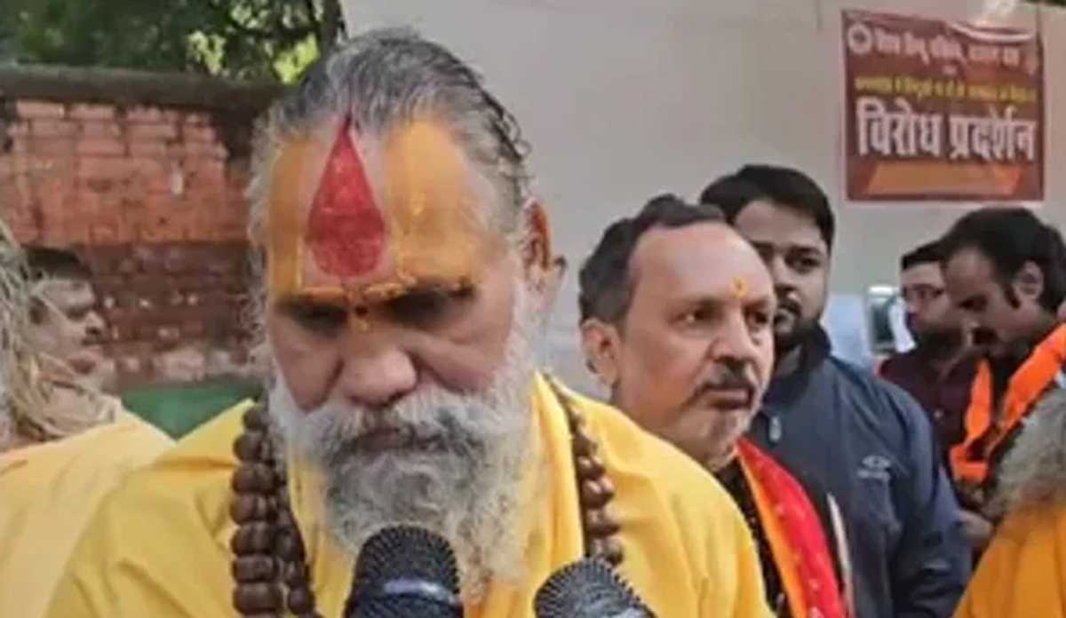 हिन्दुओं की रक्षा नहीं हुई तो हम सभी बांग्लादेश की ओर कूच करेंगे : महंत नवल किशोर दास हिन्दुओं की रक्षा नहीं हुई तो हम सभी बांग्लादेश की ओर कूच करेंगे : महंत नवल किशोर दास