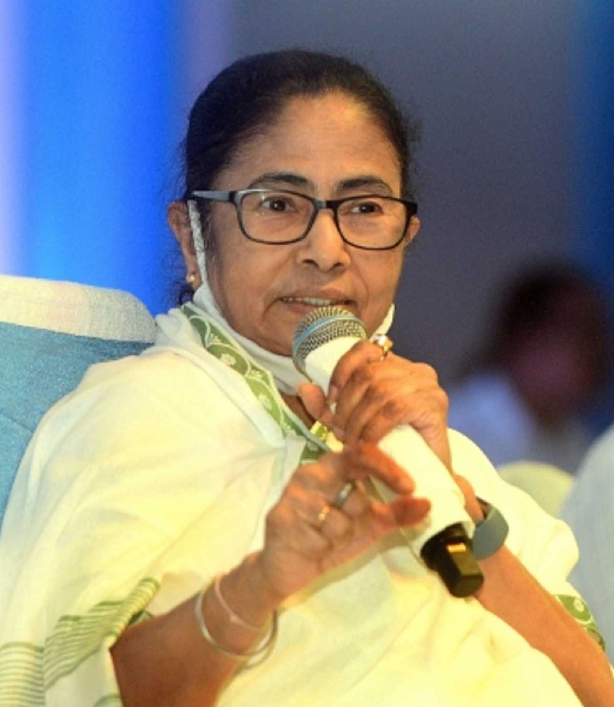 बंगाल:  मंत्रिमंडल में होगा फेरबदल, कई मंत्रियों का होगा पत्ता साफ