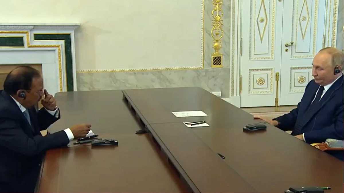 पुतिन के सामने डोभाल का झुका हुआ सिर भारत का अपमान है!