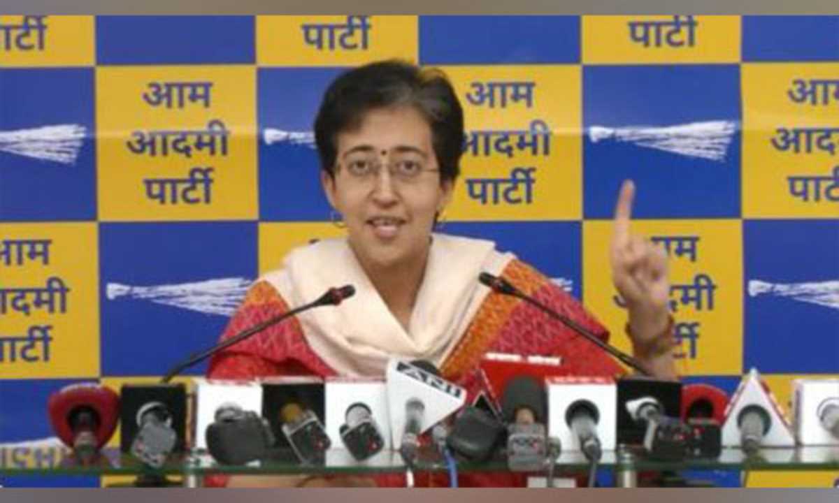 सीबीआई का दुरुपयोग करके केजरीवाल की आवाज़ दबाई जा रही है : आतिशी