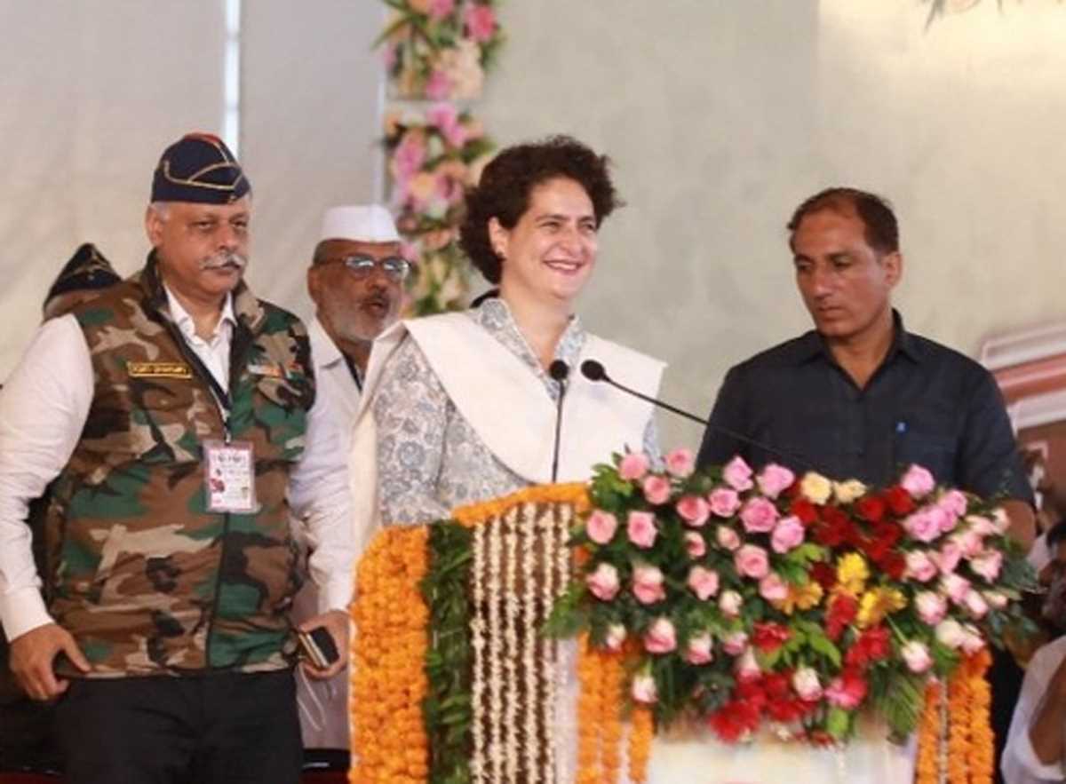 प्रियंका का सिंधिया पर कमजोर वार, नकुलनाथ का कद बढ़ा प्रियंका का सिंधिया पर कमजोर वार, नकुलनाथ का कद बढ़ा