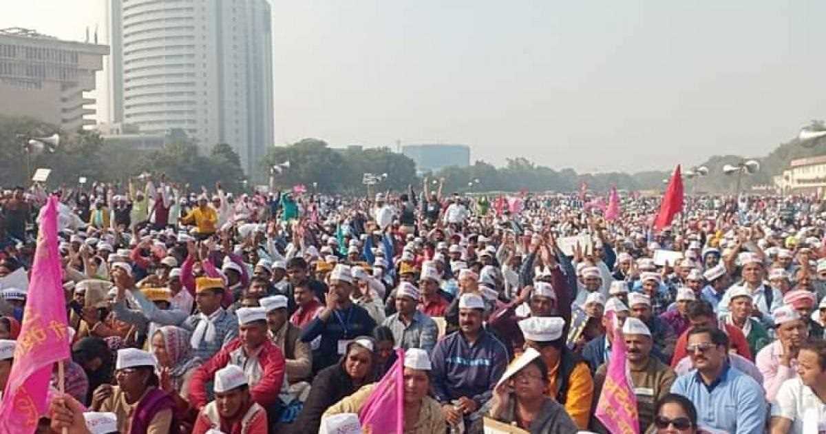 पुरानी पेंशन की मांग पर दिल्ली में जुटे सरकारी कर्मचारी... कांग्रेस ने कहा पुरानी पेंशन कर्मचारियों का अधिकार
