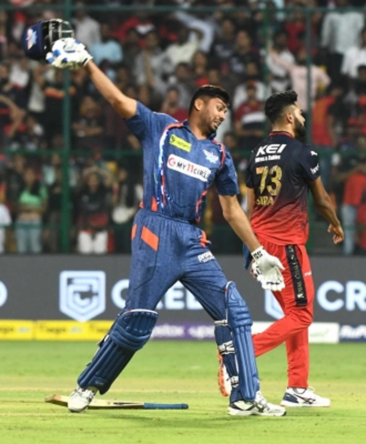 आवेश खान को आरसीबी के खिलाफ जीत के बाद हेलमेट पटकने पर अफसोस है