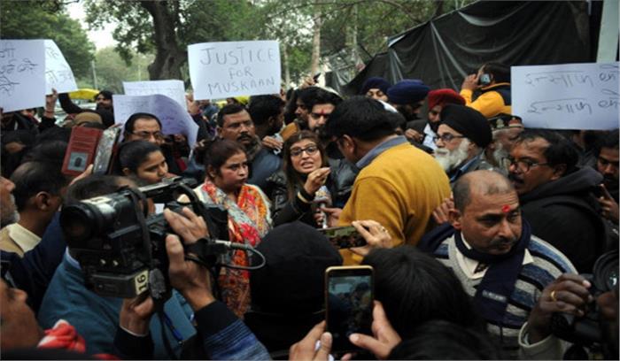 आप के टिकट बंटवारे पर मचा बवाल, धनवंती चंदेल का टिकट वापस लेने की मांग