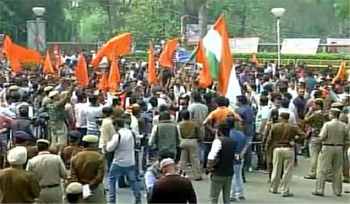   दिल्ली विश्वविद्यालय में ABVP ने विरोध मार्च  निकाला