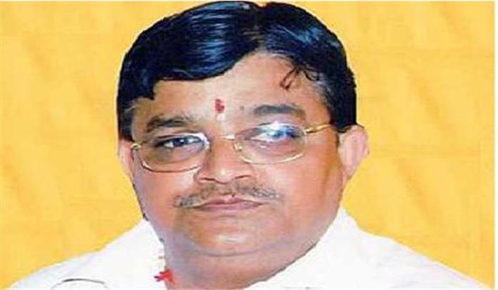 अन्नाद्रमुक नेता मैत्रेयन ने नायडू को बधाई दी