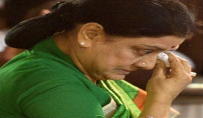 शशिकला अपने पति के अंतिम संस्कार के लिए तंजावुर रवाना