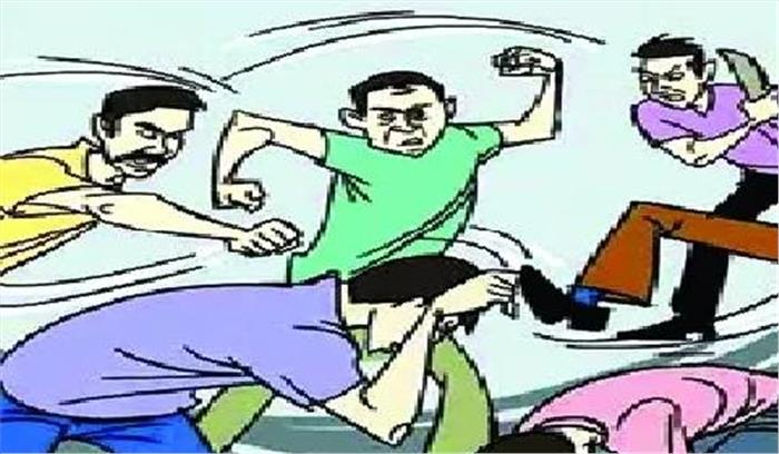 एएसआई और थाने के मुंशी के बीच जमकर मारपीट