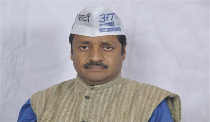 एफडीआई छोटे व्यापारियों के लिए मृत्युदंड जैसा: आम आदमी पार्टी