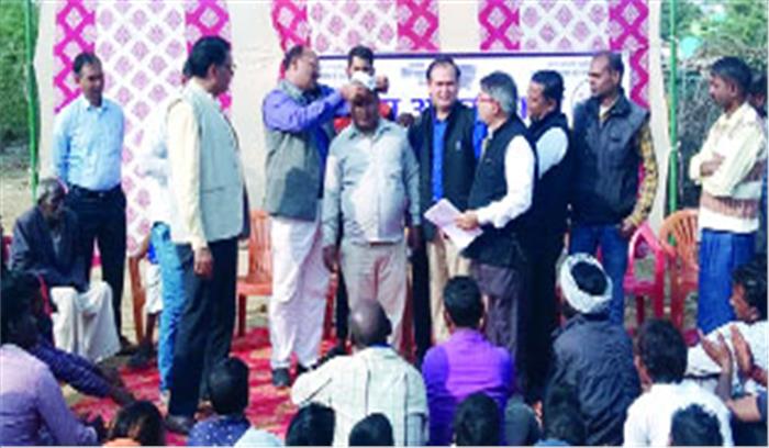 आम आदमी पार्टी ने कई लोगों को दिलाई सदस्यता