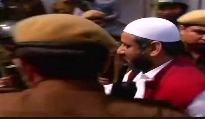 अमानतुल्लाह खान ने जामिया नगर थाने में किया सरेंडर