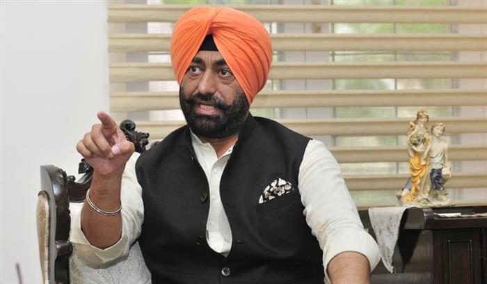 पंजाब में गहराया आप का संकट, बागी नेताओं का सम्मेलन