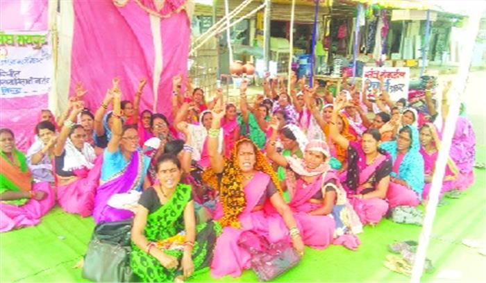 मितानिनों की हड़ताल जारी, आप ने किया समर्थन