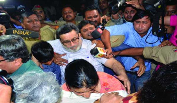 तलवार दंपती पहुंचे आरुषि के नाना-नानी के घर