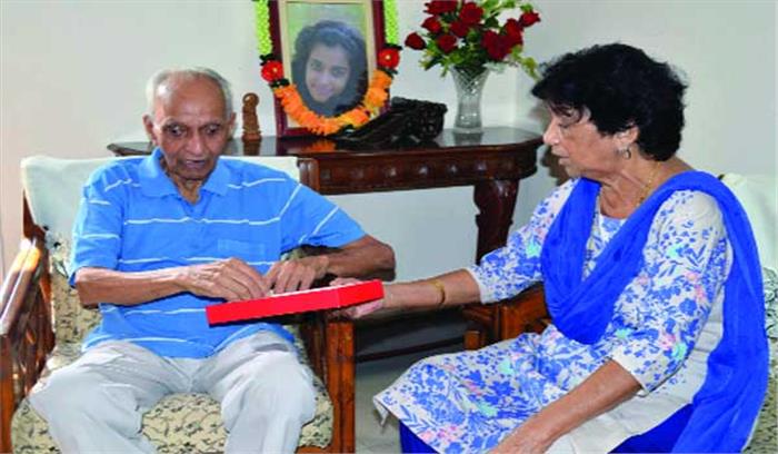 नाना के घर में नौ साल बाद जलेंगें दीपक