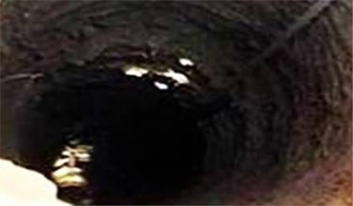 उप्र : 2 बेटियों को फांसी पर लटकाने के बाद महिला कुएं में कूदी