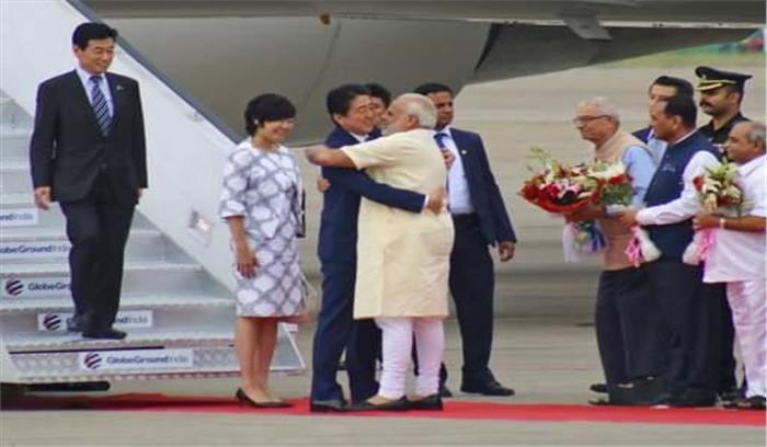 आबे के स्वागत में उमड़ा अहमदाबाद