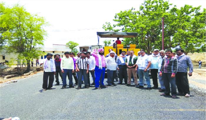 अधिगृहित भूमि का मुआवजा नहीं