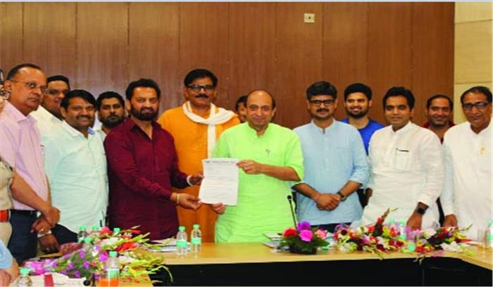 प्रभारी मंत्री के सामने उठा शहर की गायब होती हरियाली का मुद्दा