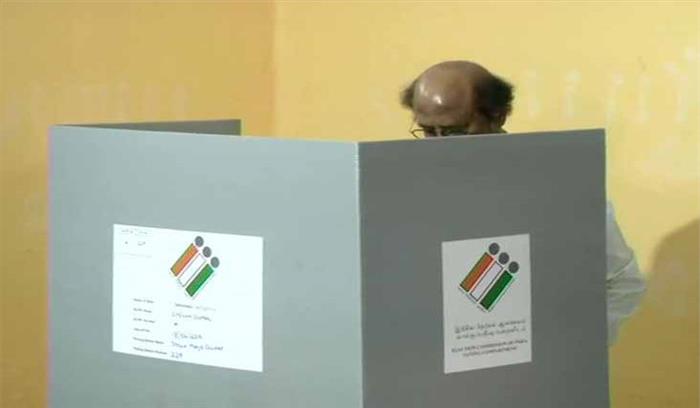 लोकसभा चुनाव : चेन्नई में अभिनेता रजनीकांत ने वोट डाला