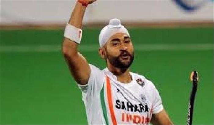 अमित साध ने पूर्व हॉकी स्टार संदीप सिंह से मुलाकात की